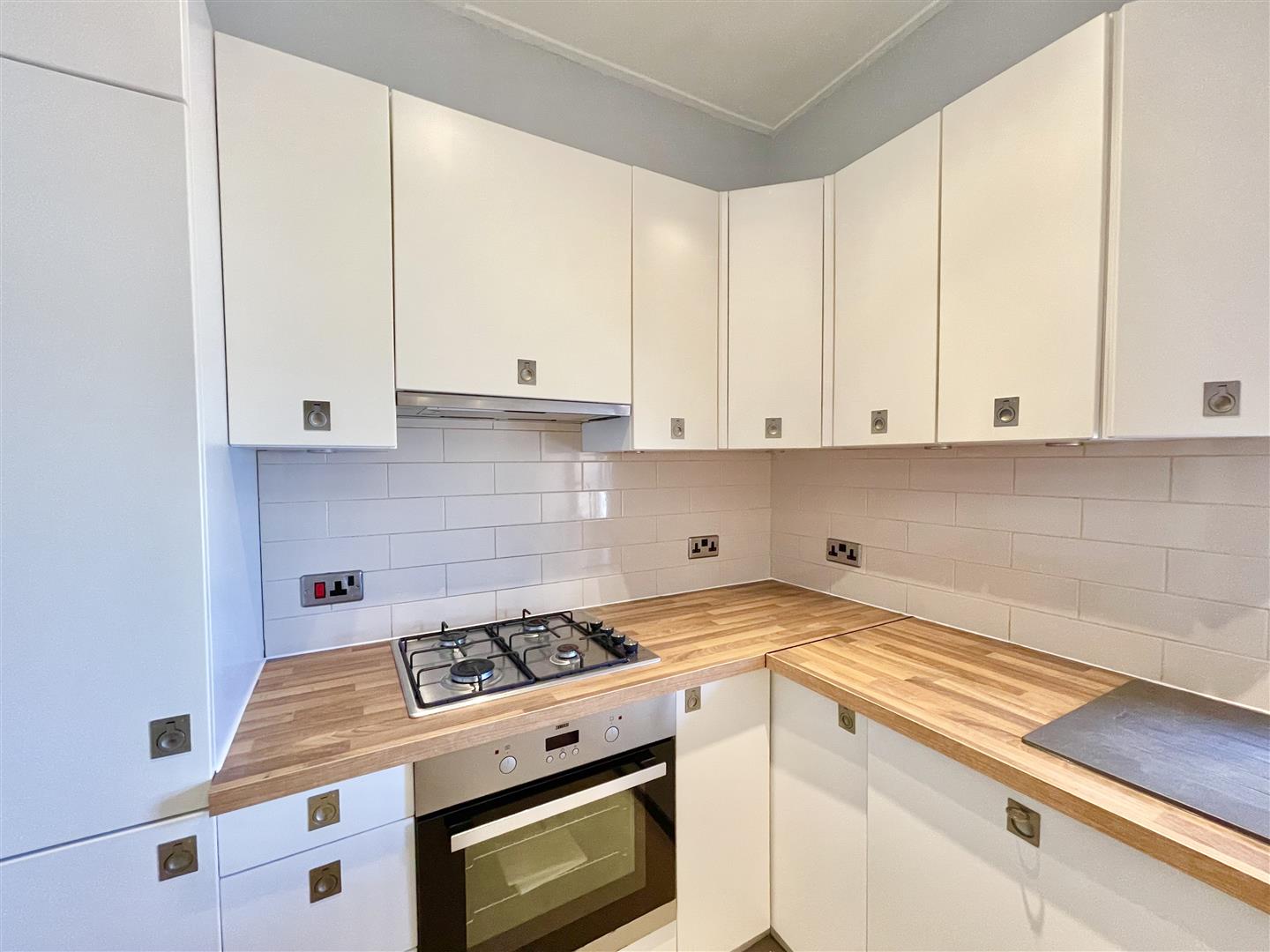 3 bed property in De La Warr Parade, Bexhill-On-Sea